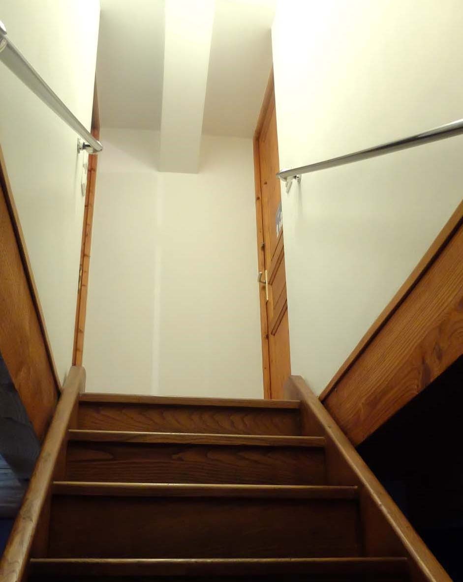esc1 Escalier vers les chambres
